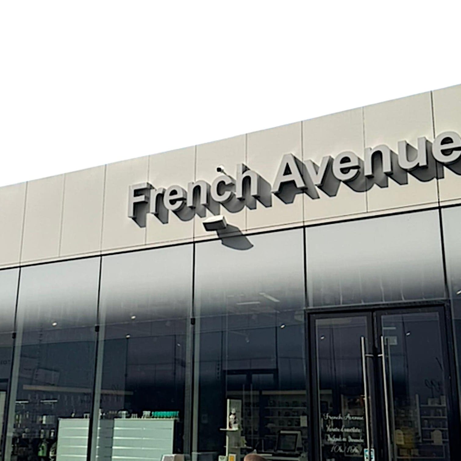 deventure frenchavenue Photoroom